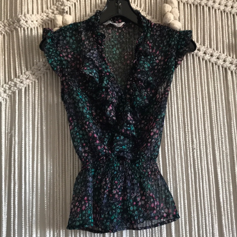 🌸💚Beautiful, flowery Top!💚🌸